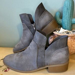 American Eagle Gray Faux Suede Leather Snake Trim Split Shaft Ankle Boots